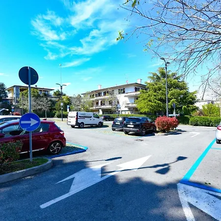 Desenzanoloft Official Partner Marriott Homes & - Cappuccino Desenzano del Garda